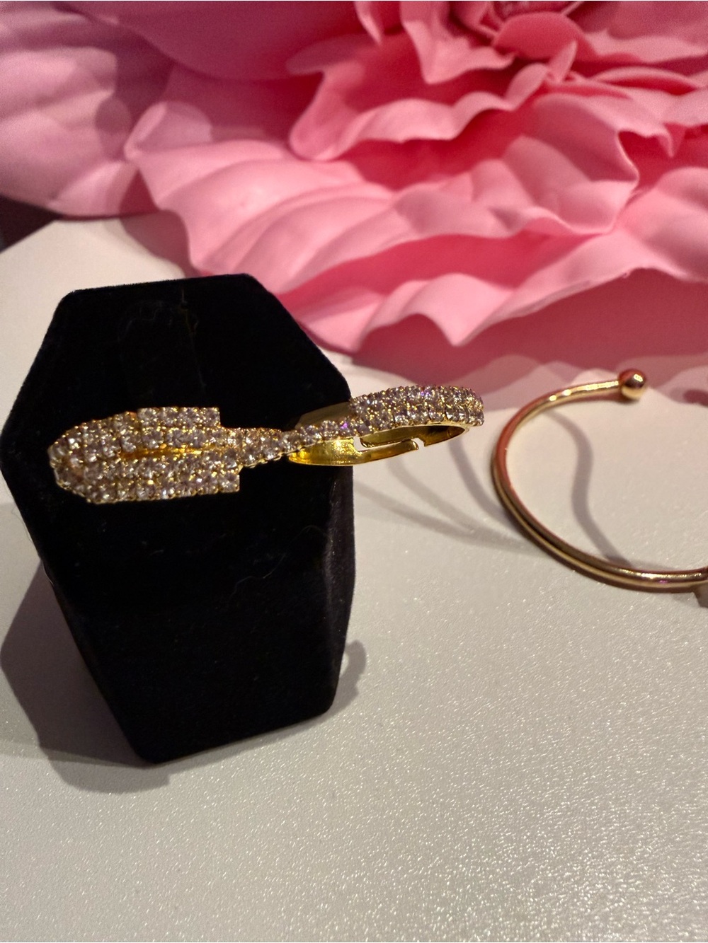 4 Unique Style Rings - Picture 8 of 10